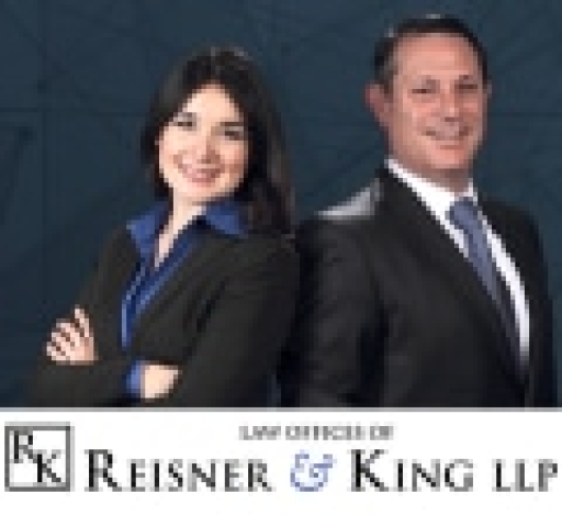 Law Offices of Reisner & King LLP Logo